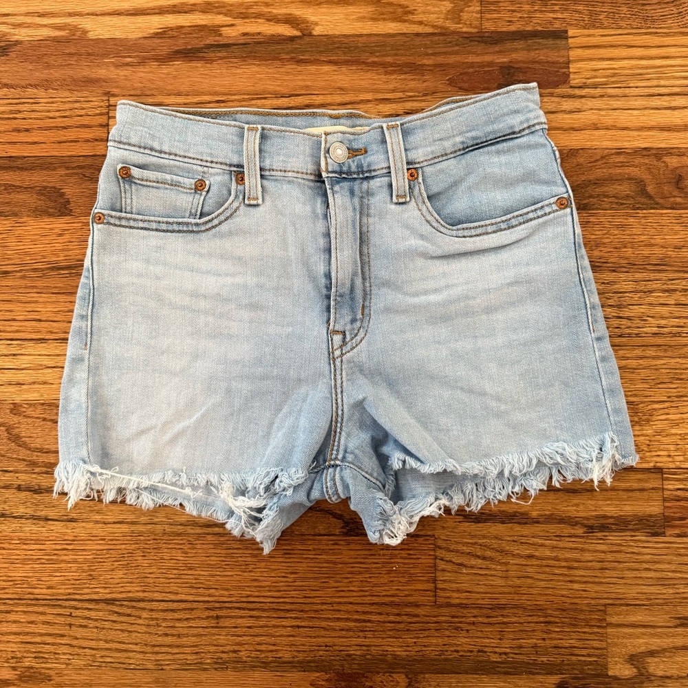 Levi's Classic Light Blue Jean Shorts - Picture 2 of 3